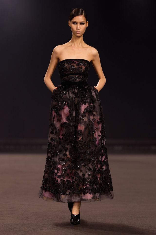 عرض أزياء إيلي صعب خريف/شتاء 2026-2027