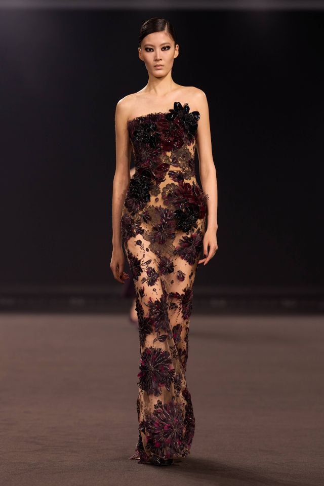 عرض أزياء إيلي صعب خريف/شتاء 2026-2027