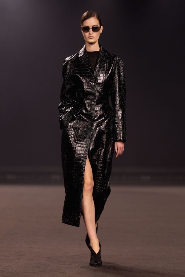 عرض أزياء إيلي صعب خريف/شتاء 2026-2027