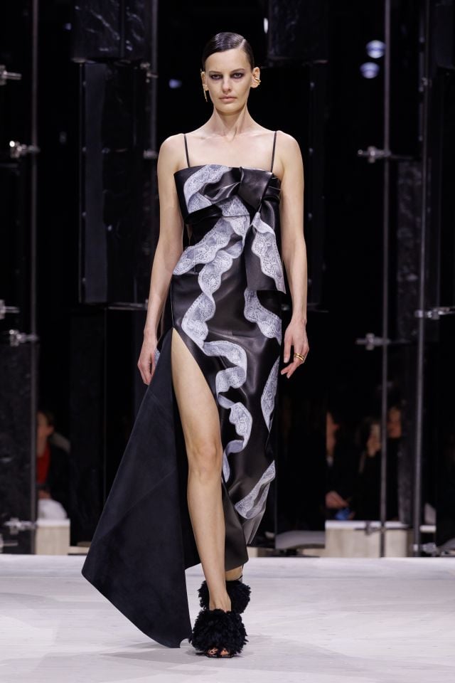 عرض أزياء جيفنشي مجموعة خريف/شتاء 2026 