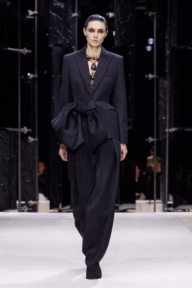 عرض أزياء جيفنشي مجموعة خريف/شتاء 2026 