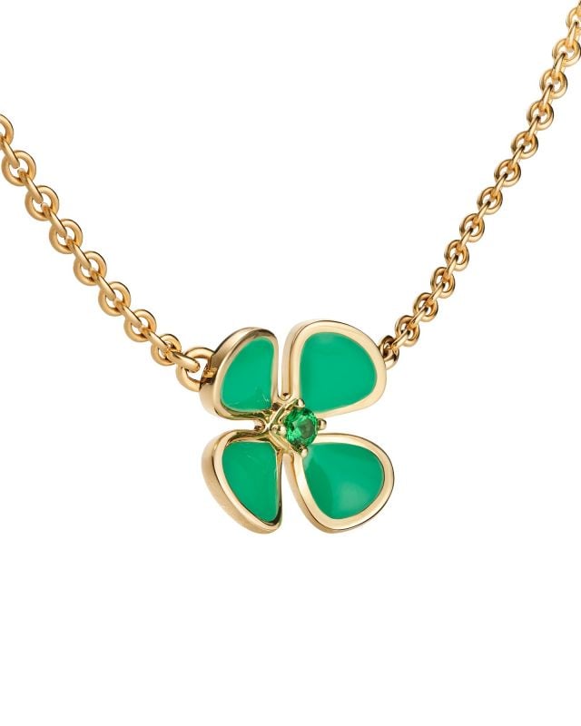 عقد من مجموعة مجوهرات ديور