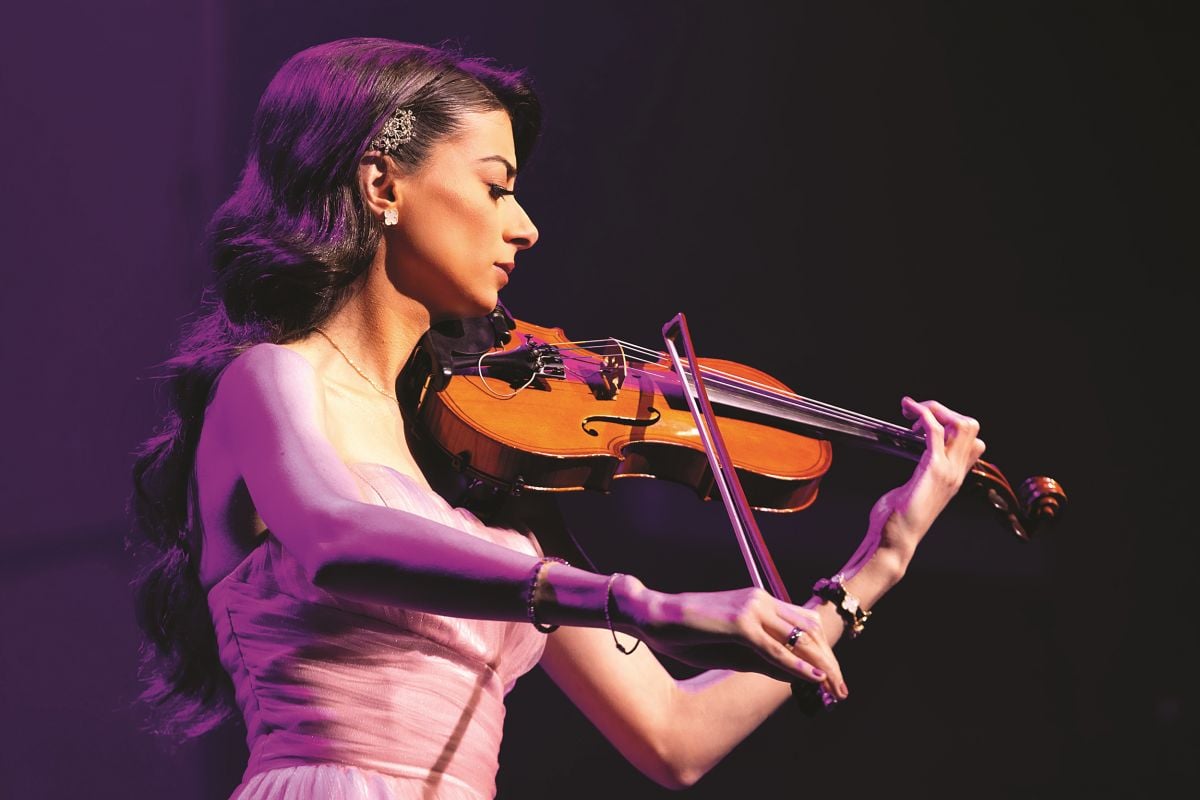 أمل قرمازي تعيد تعريف صورة الموسيقى العربية في العالم