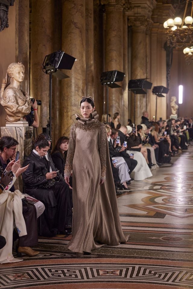 عرض أزياء إيلي فغالي لموسم ربيع وصيف 2026 