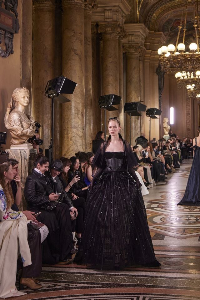 عرض أزياء إيلي فغالي لموسم ربيع وصيف 2026 