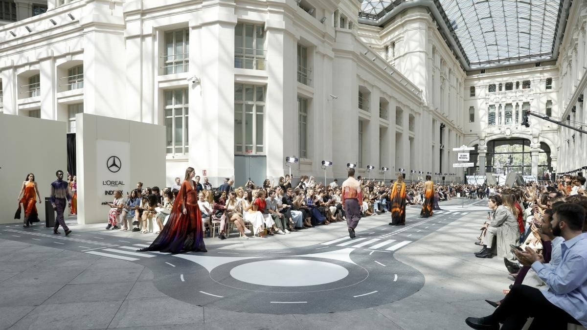 أسبوع الموضة في مدريد – مرسيدس بنز 2025