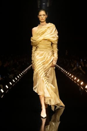 THE SPHYNX مجموعة الأزياء النسائية الجاهزة لخريف/شتاء 2026–2027 من SCHIAPARELLI