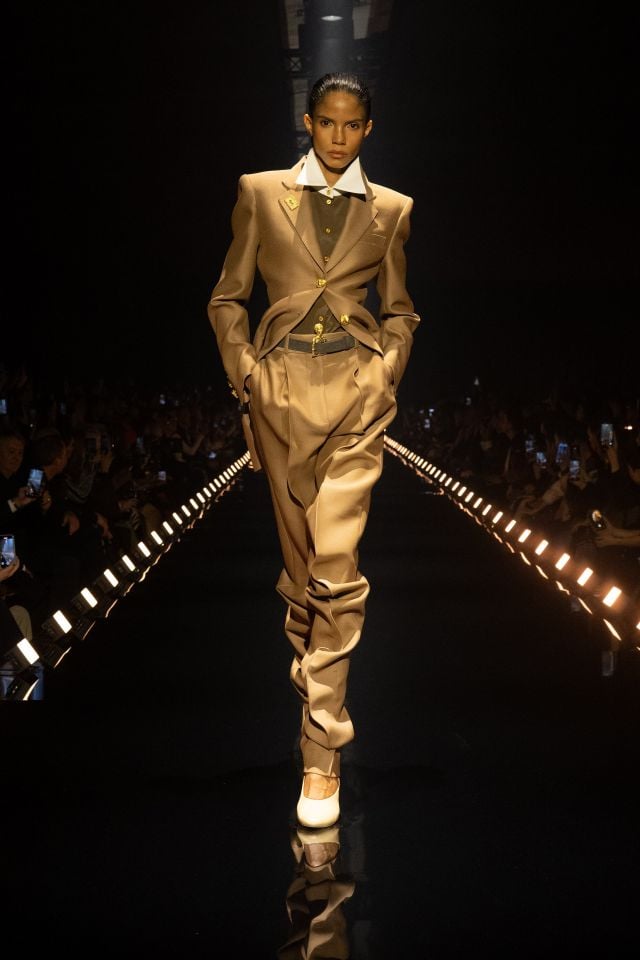 عرض أزياء Schiaparelli لخريف/شتاء 2026-2027