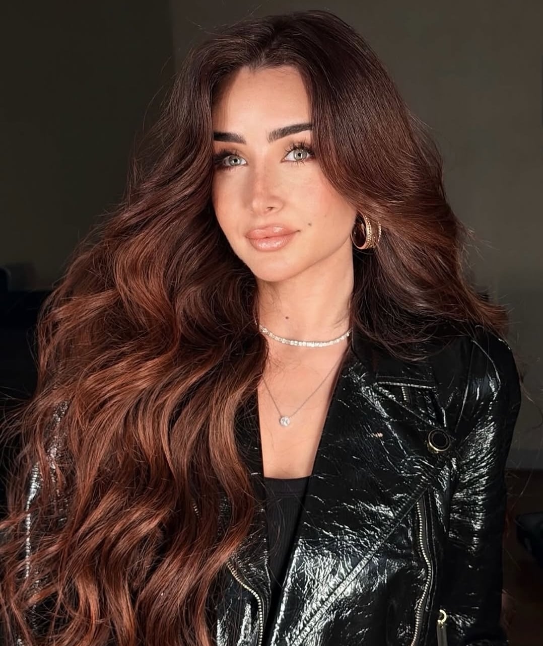 الجمهور يتفاعل مع صور هنا الزاهد بلا مكياج