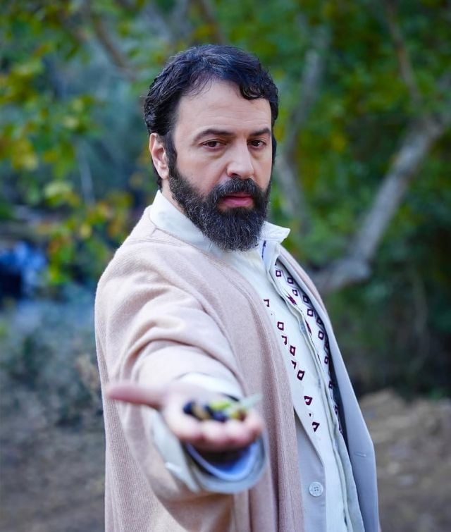 النجم تيم حسن في دور 