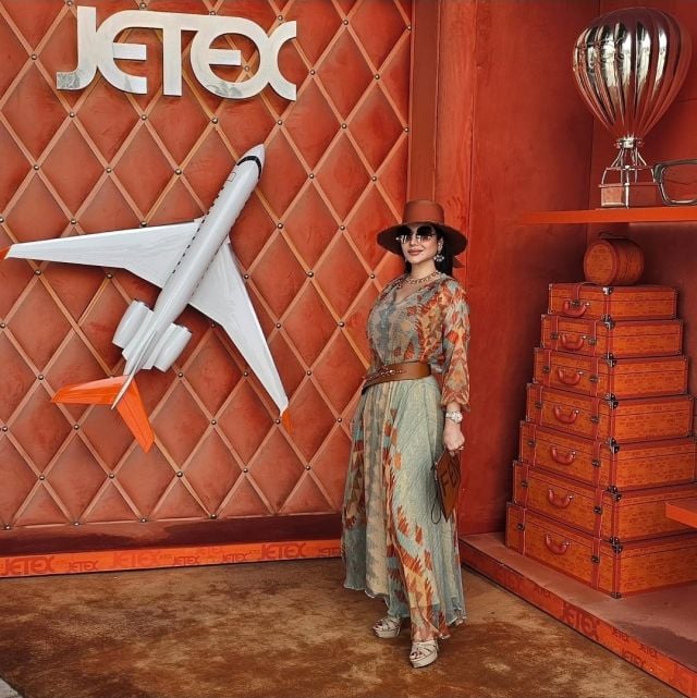 استوحي إطلالاتك الربيعية الأنيقة من لجين عمران