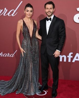 هاكان سابانجي يدافع عن حبيبته السابقة هاندة أرتشيل 