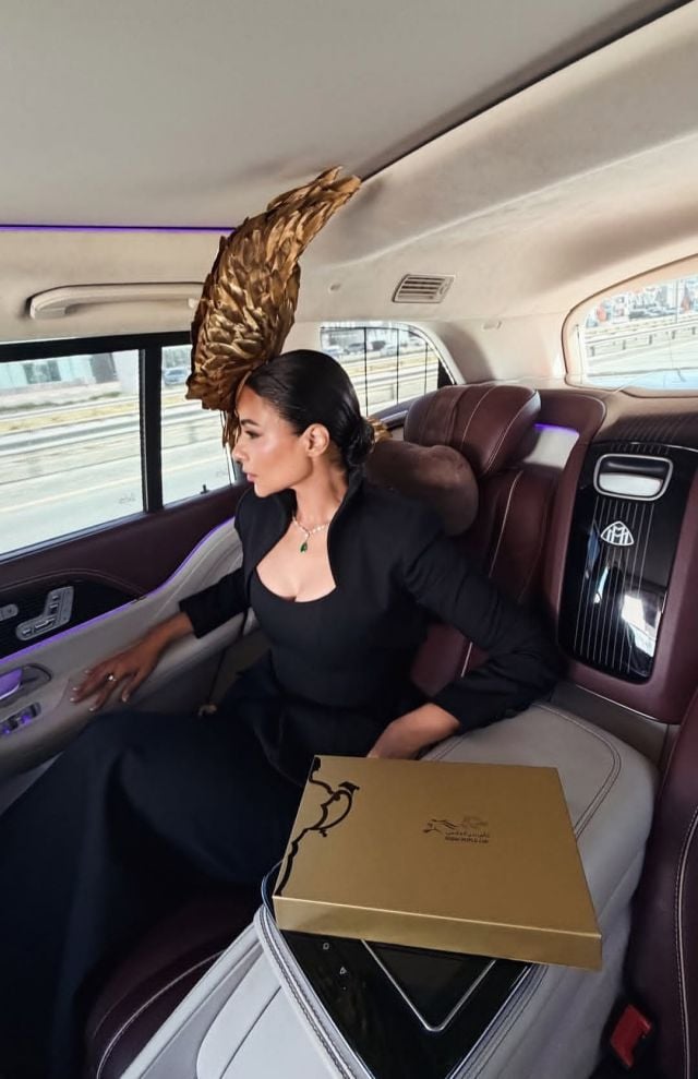 مهيرة عبد العزيز بفستان اسود ناعم