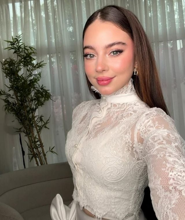 بيسان إسماعيل بالبطن المكشوف