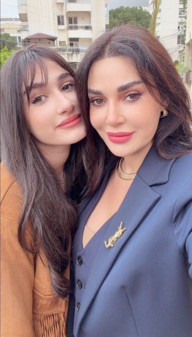 سيرين عبدالنور وابنتها... الأناقة الهادئة 