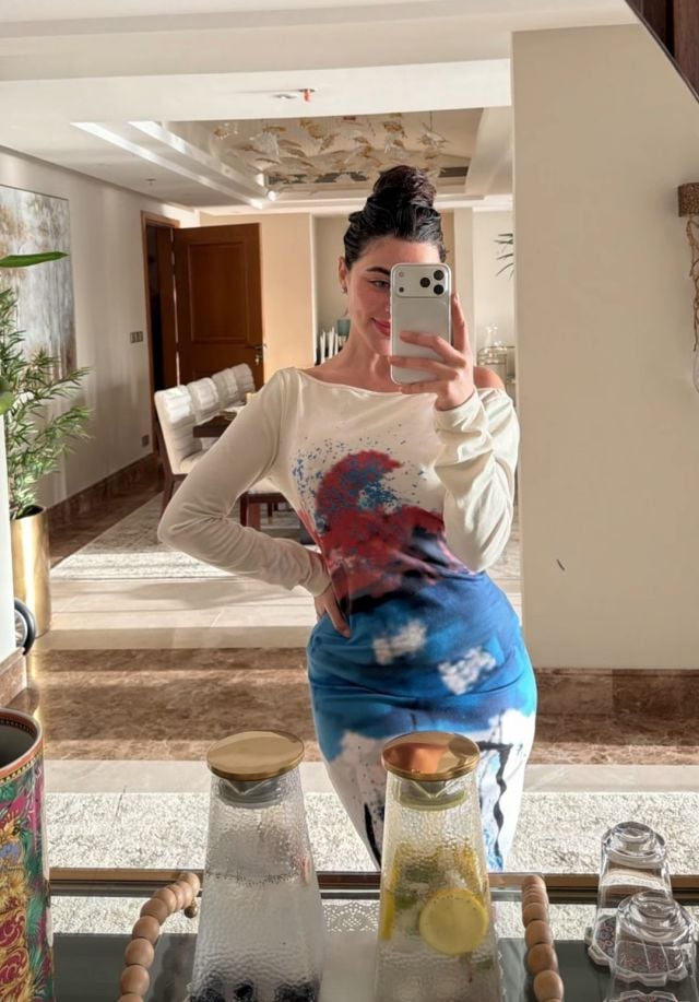 يارا السكري بفستان مجسّم