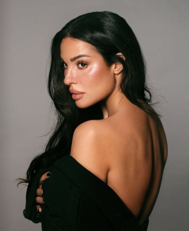 نادين نسيب نجيم تستعرض جمالها بالمكياج