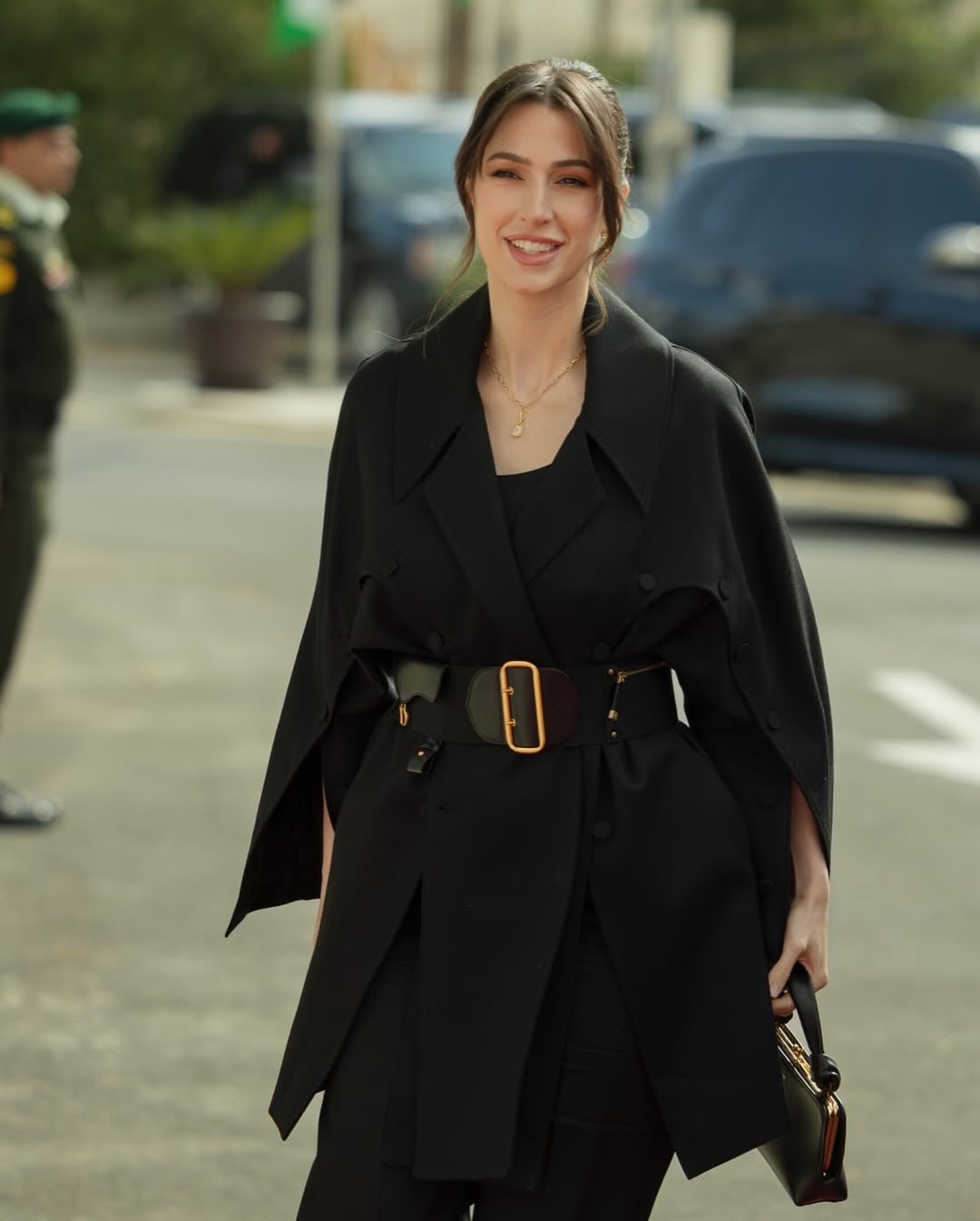 الاميرة رجوة بموضة الترنش العصري