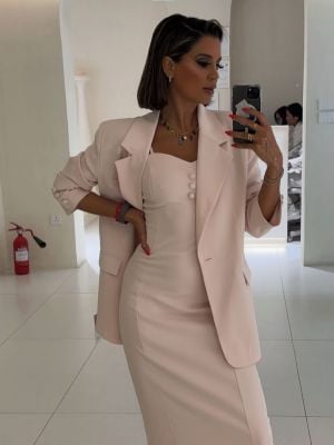 فنان خليجي يخطب أسيل ابنة عبد الله الرويشد