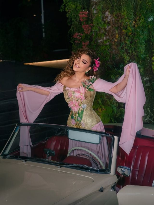 أصالة بفستان مورد أوف-شولدر