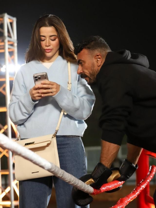 يارا السكري بإطلالة دنيم عصرية… بساطة أنيقة تخطف الأنظار