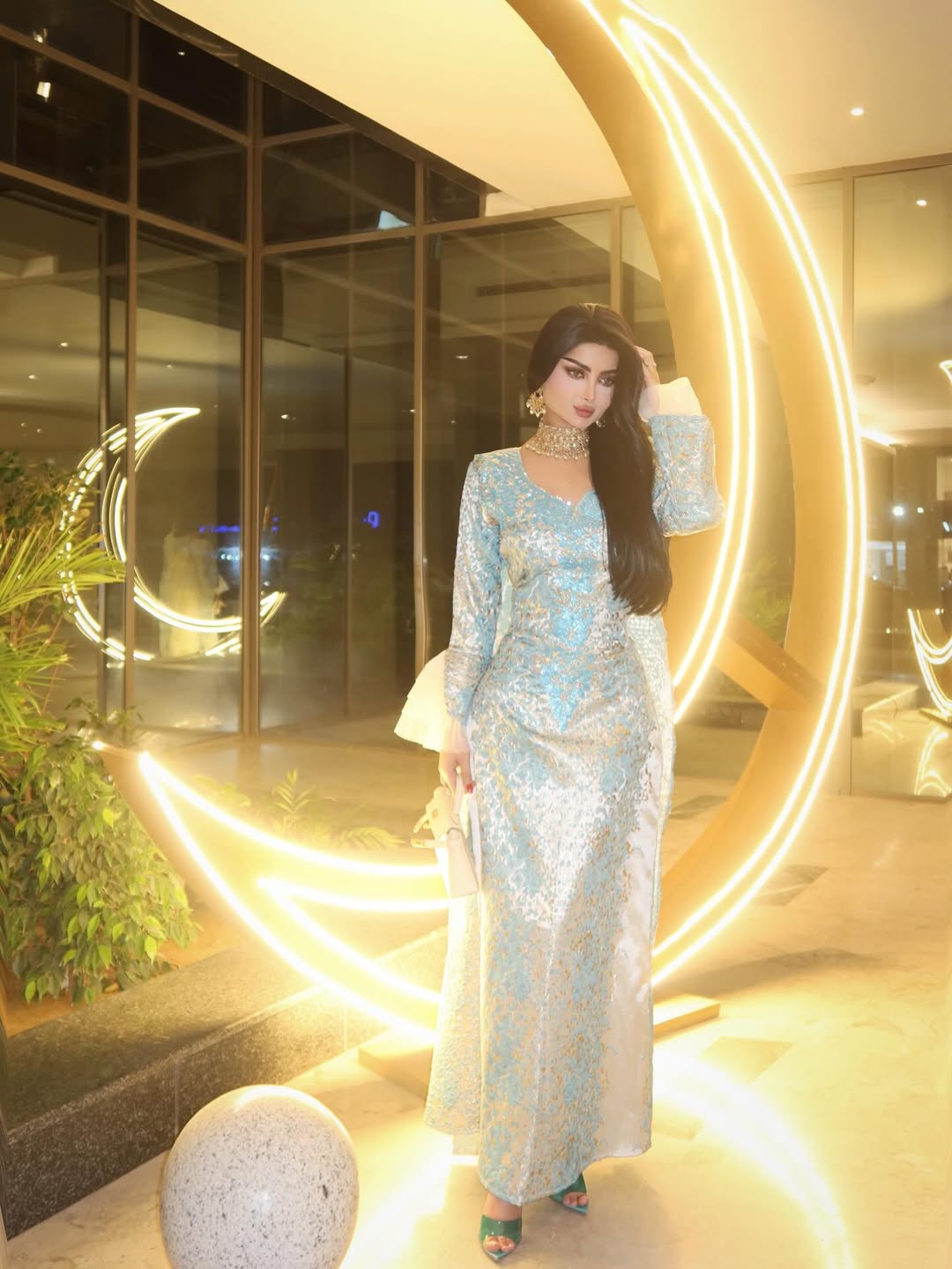 أناقة الشرق واللمسة العصرية: أبرز إطلالات الشهيرات العربيات هذا الأسبوع