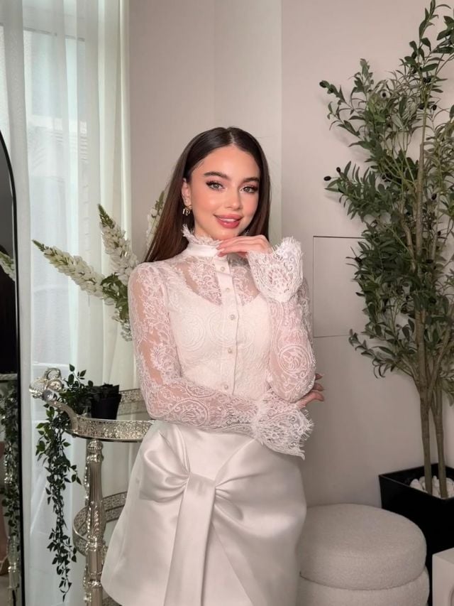 بيسان إسماعيل تتألق بالأبيض في عيد الفطر بأسلوب جريء