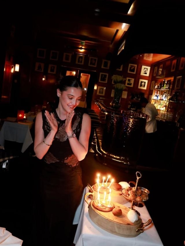 دانا الحلاني تعتمد الأسود بأسلوب أنثوي لافت