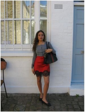 كنزي عمرو دياب تتألق بثلاث إطلالات عصرية