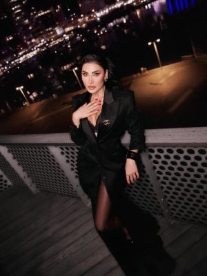 هبة نور بإطلالة ناعمة تجمع بين الأنوثة والرقي