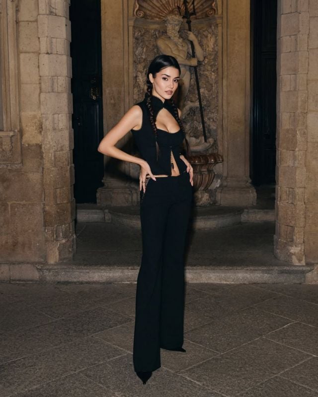 هاندا أرتشيل تتألق بالأسود الفخم