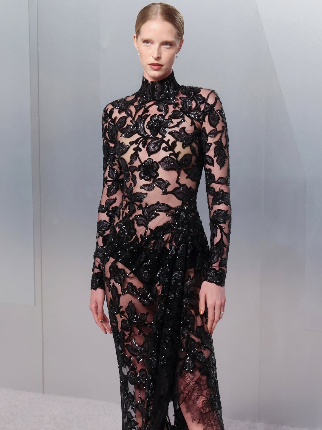 نجمات عالميات يتألّقن بتصاميم إيلي صعب في الأوسكار 2026