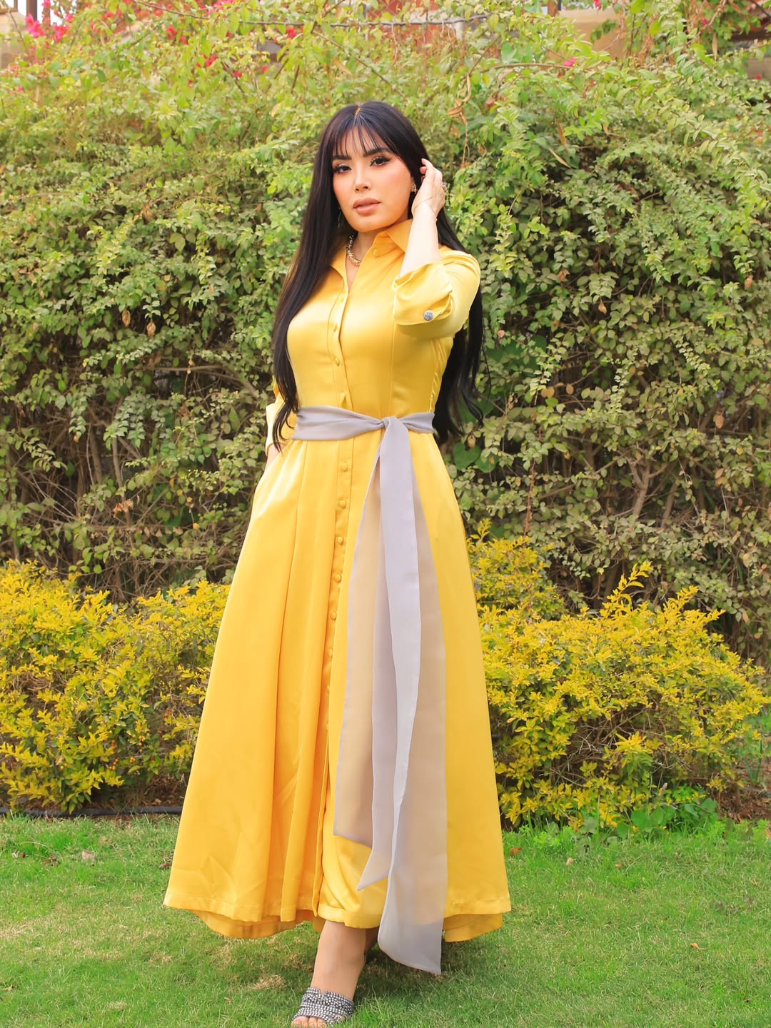 عبير صبري تخرج عن المألوف بفستان غريب