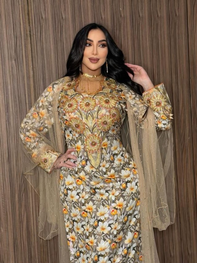 دنيا بطمة بإطلالة رمضانية ناعمة