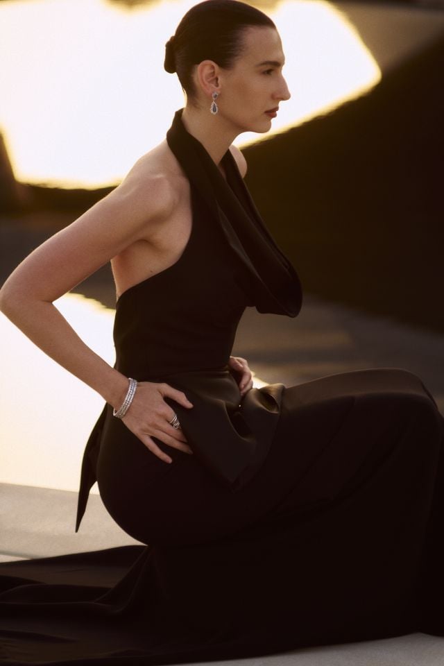 Harvey Nichols من مجموعة يوم الزفاف