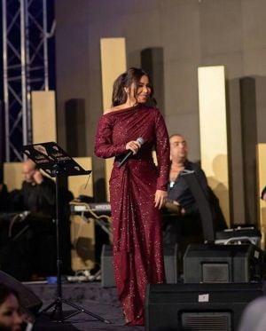 شيرين عبد الوهاب... رحلة أناقة مليئة بالصيحات الجريئة