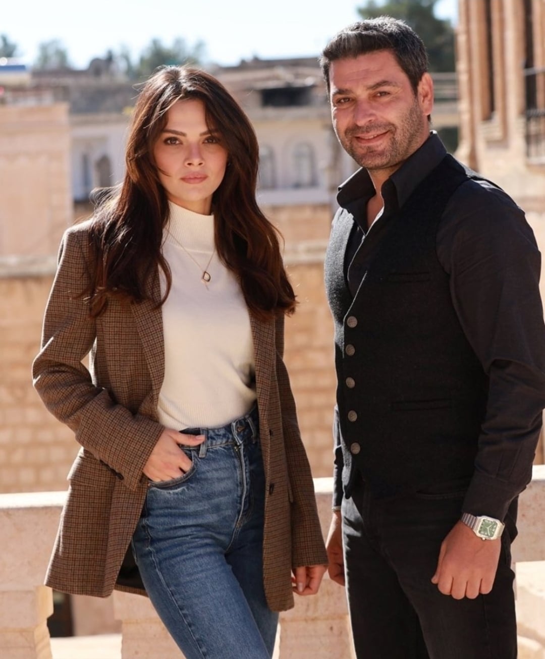 سينام أونسال من مسلسل المدينة البعيدة 