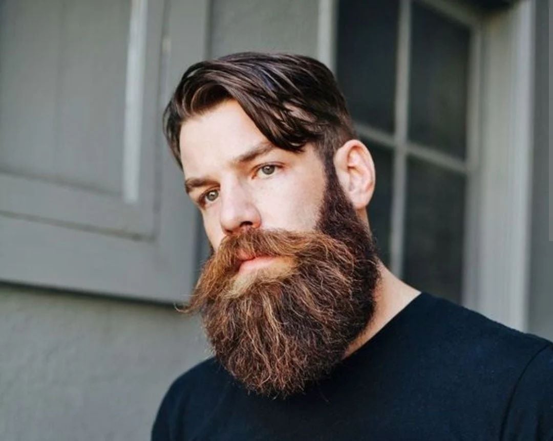 اللحية الكاملة المشذبة