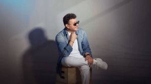 من باريس... زوجة هاني شاكر تكذّب صورة المستشفى المفبركة... وحالته تتجه للاستقرار