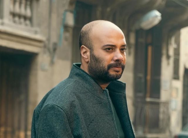 زوجة حاتم صلاح تسانده في عزاء والده  