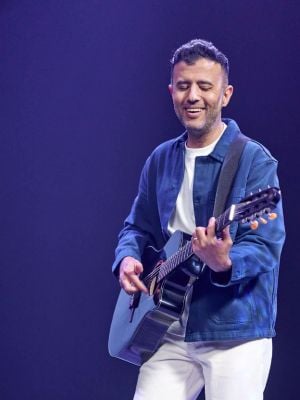 حمزة نمرة: كل مَن حولي يتعبون معي في اختيار الأغاني