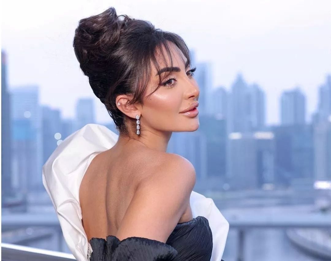 تسريحة الشينيون المرفوعة