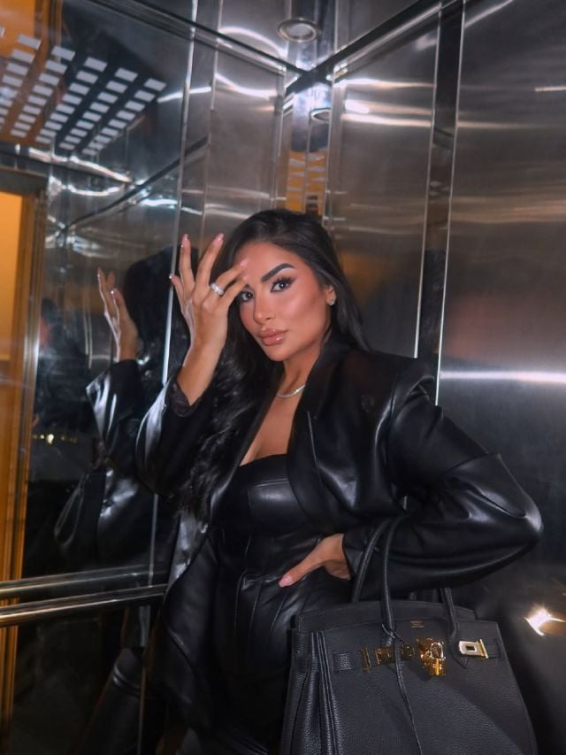 الفنانة جوري بكر