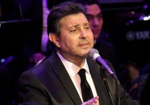 ملحن آخر أغنيات هاني شاكر يكشف مفاجأة عن الأغنية