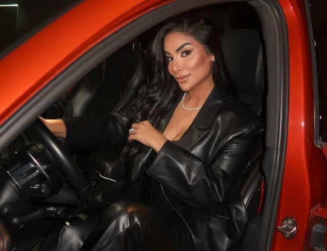  جوري بكر تردّ على منتقديها برسائل غاضبة