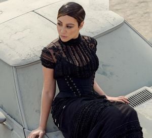  منة شلبي توجّه رسالة الى زملائها ومتابعيها بعد عزاء والدها