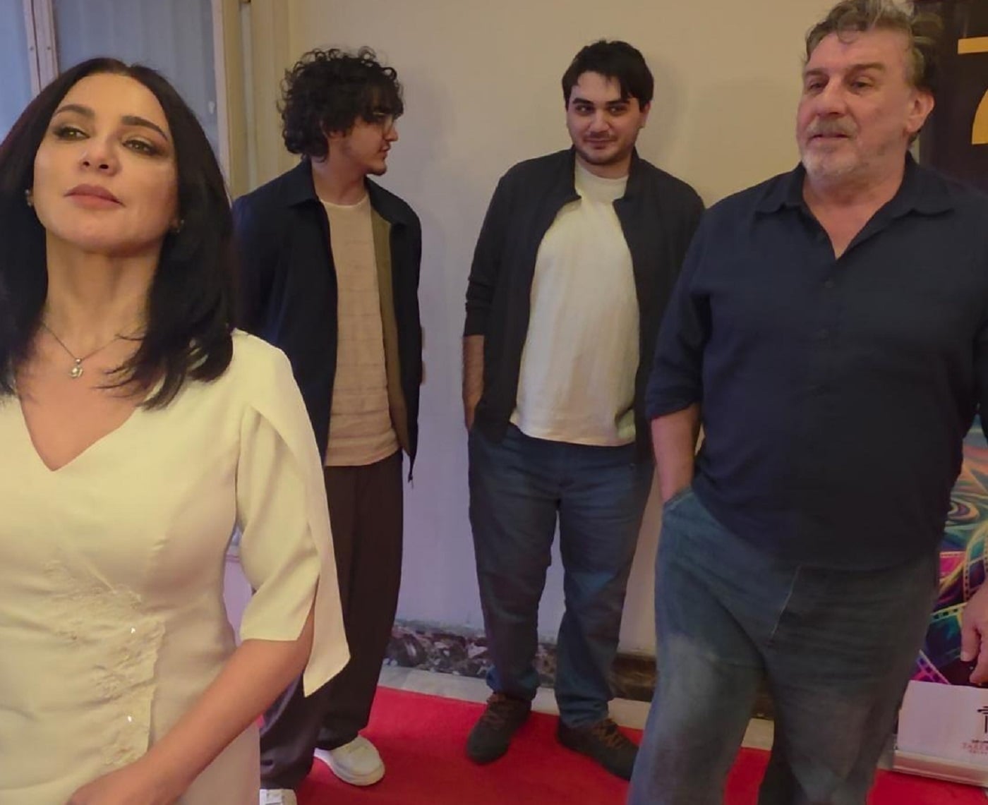 سلاف فواخرجي مع زوجها وأولادها
