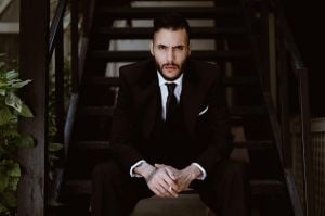  انسحاب الصحافيين من عزاء طليقة أمير عيد بسبب إشارة غير لائقة