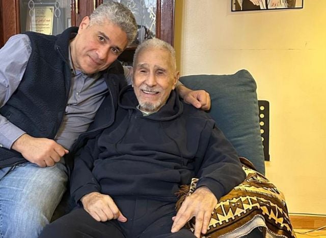  نجل عبد الرحمن أبو زهرة يطلب الدعاء لوالده لهذا السبب