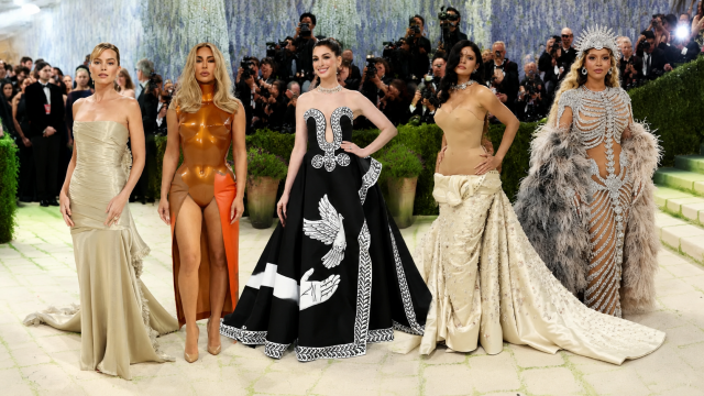 قائمة أجمل فساتين Met Gala 2026 